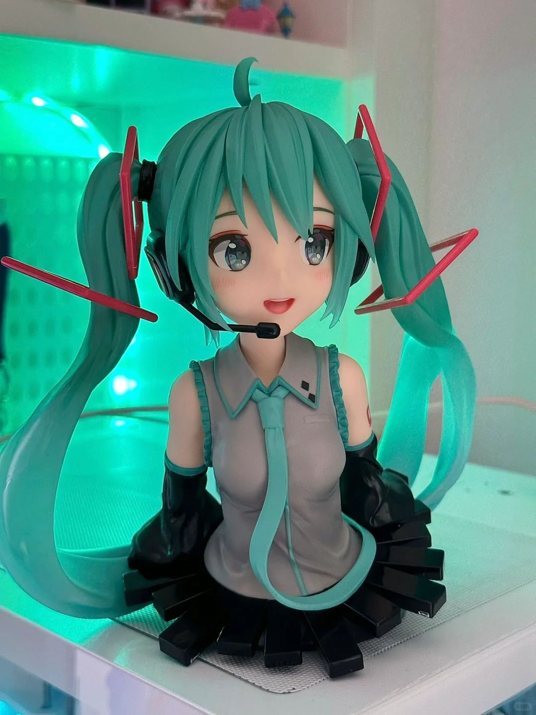 Anime Virtual Idol Hatsune Mik - Home Office Romance Manga recension och pris