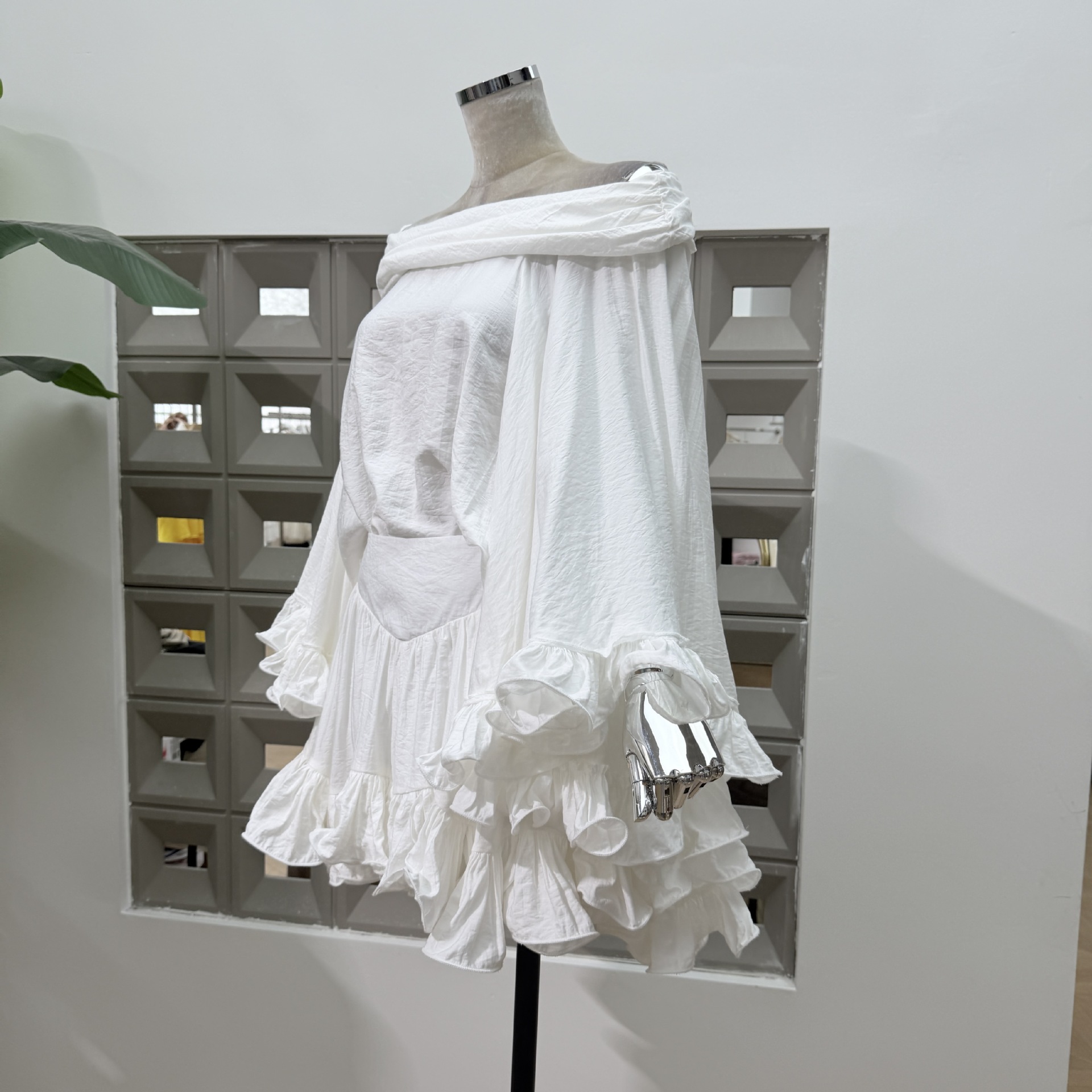 Summer Solid Color Ruffled Loo - Home Office For Two recension och pris