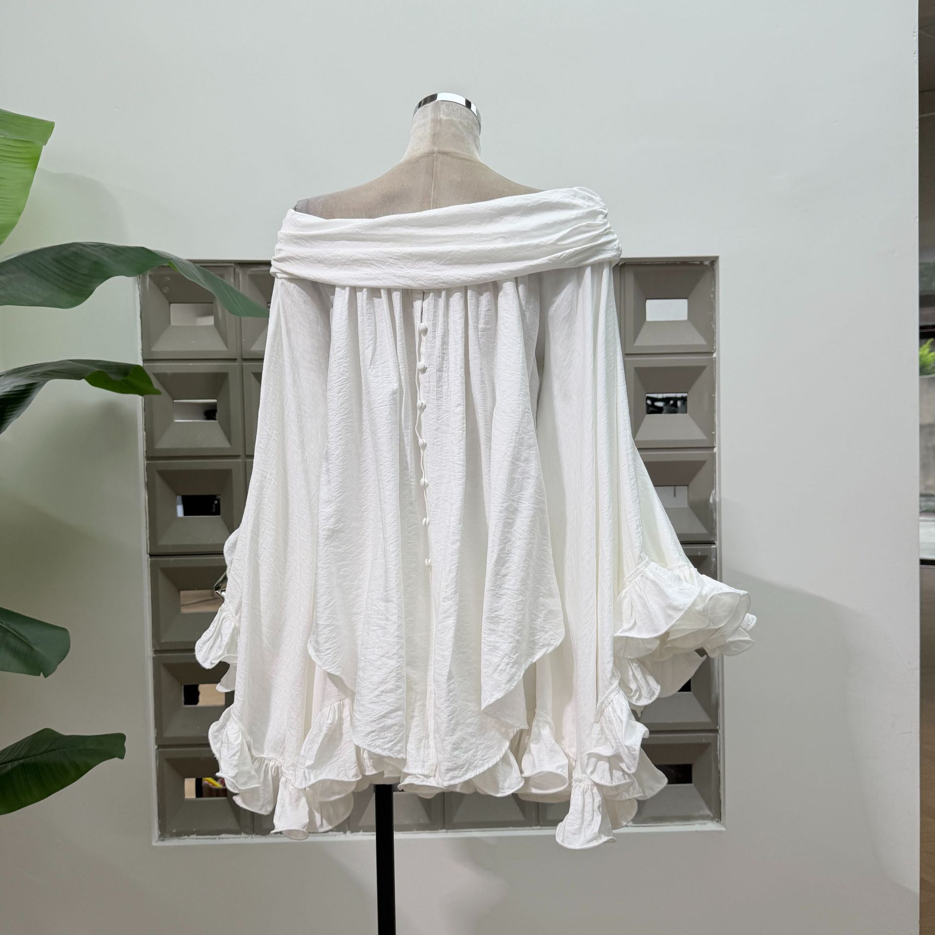 Summer Solid Color Ruffled Loo - Home Office For Two recension och pris
