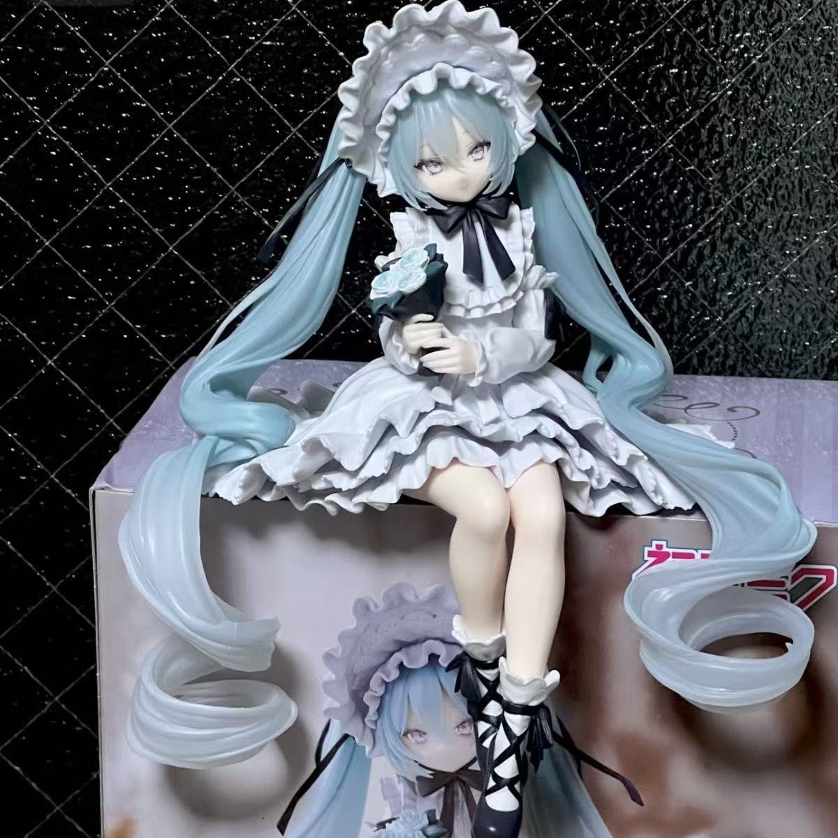 12cm Miku Anime Figure Retro B - Home Office Romance Manga recension och pris